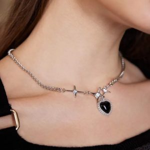 Zircon Star Black Heart Pendant Necklace for Women Punk Shiny Rhinestone Asymmetric Chain Necklace Party Jewelry Accessories